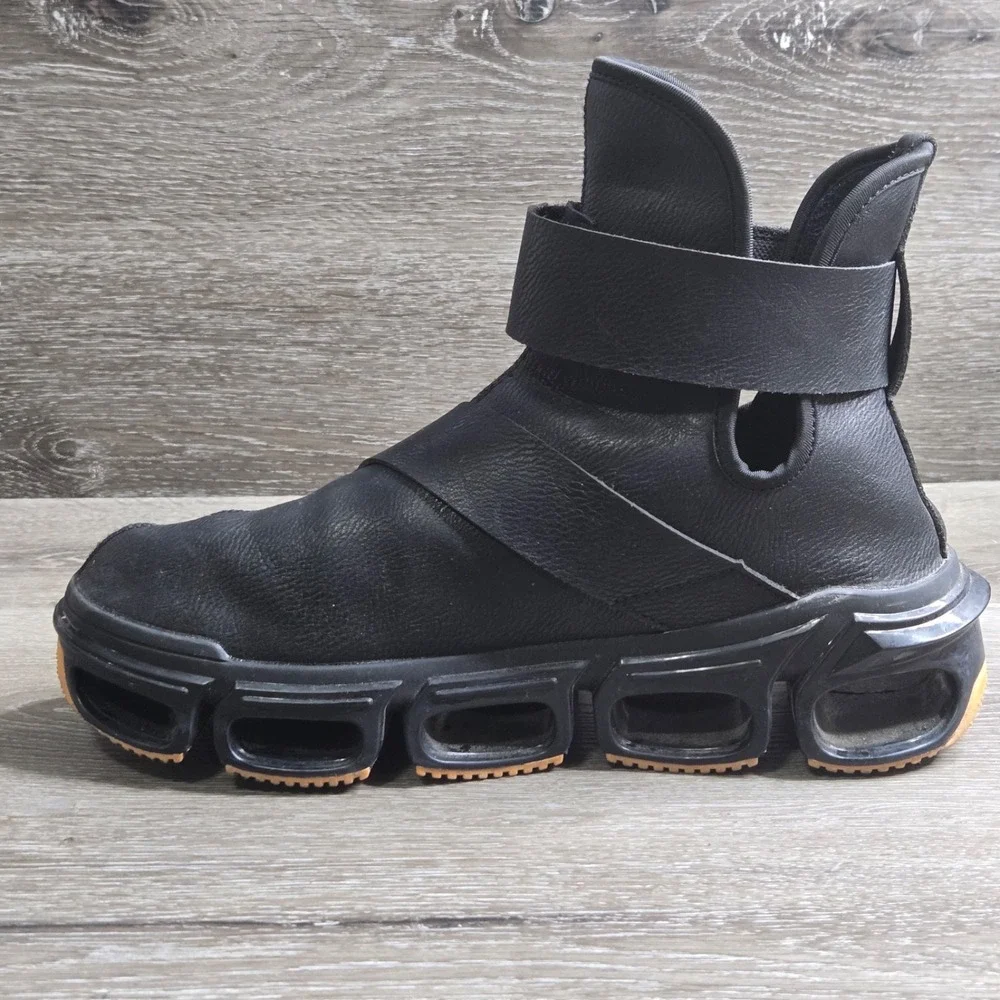 Comanier Waterproof Hiking Boots Black Size 42 Leather Sports Camping Hunting